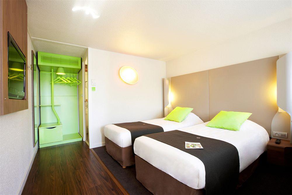 Campanile Lyon Est Aeroport Saint Exupery Otel Dış mekan fotoğraf