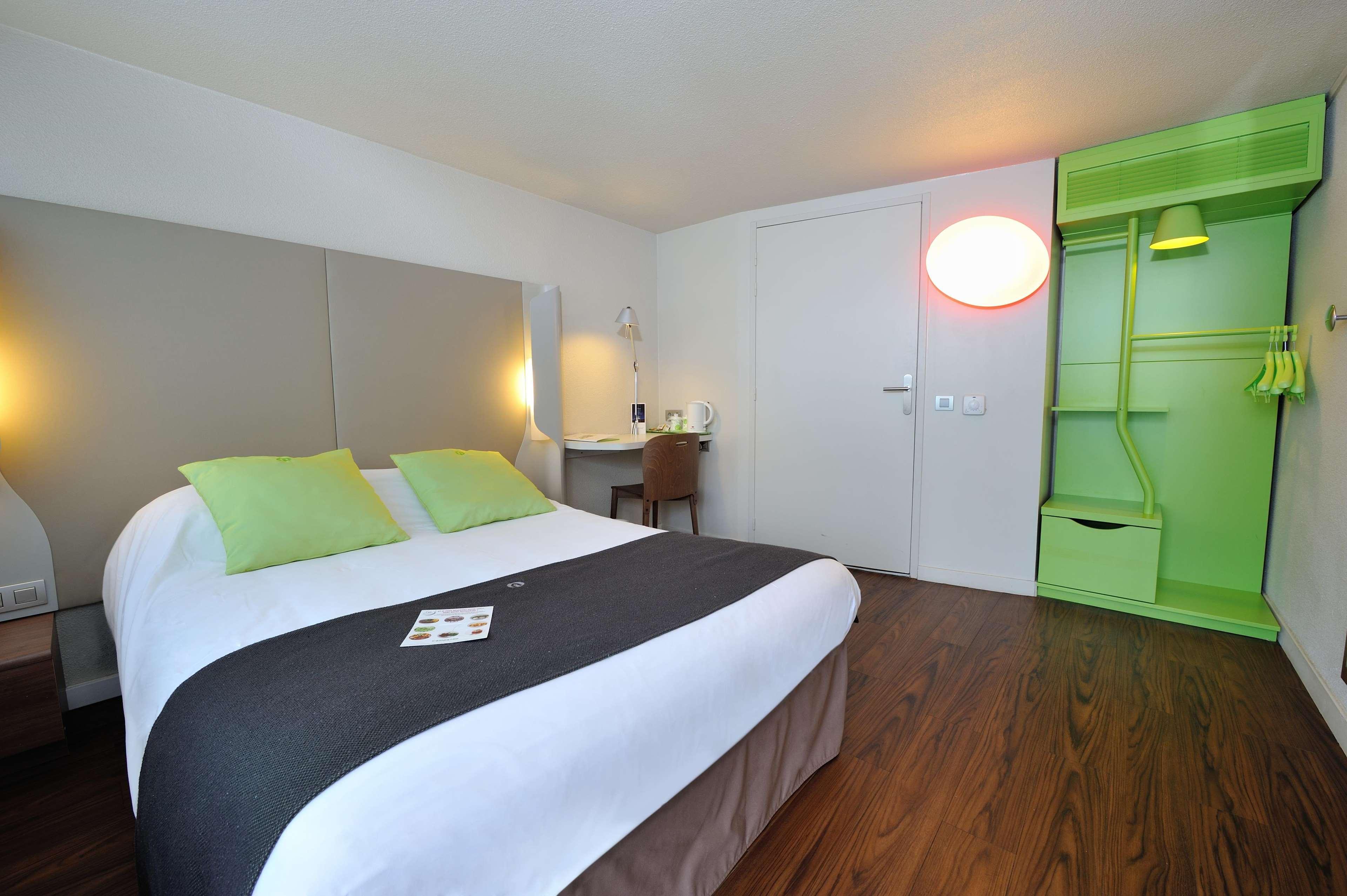 Campanile Lyon Est Aeroport Saint Exupery Otel Dış mekan fotoğraf