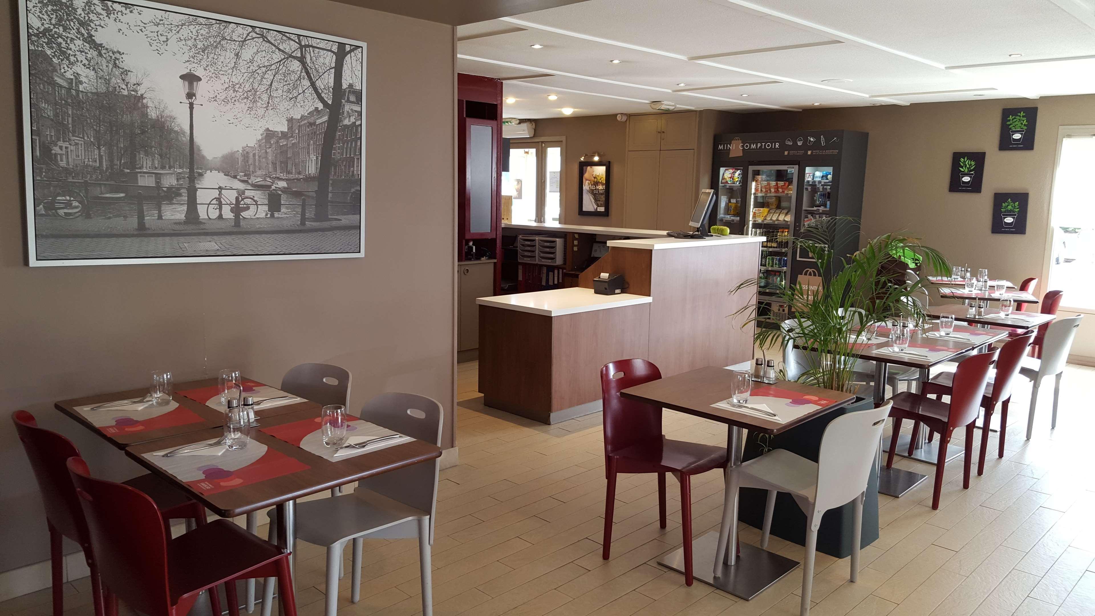 Campanile Lyon Est Aeroport Saint Exupery Otel Dış mekan fotoğraf