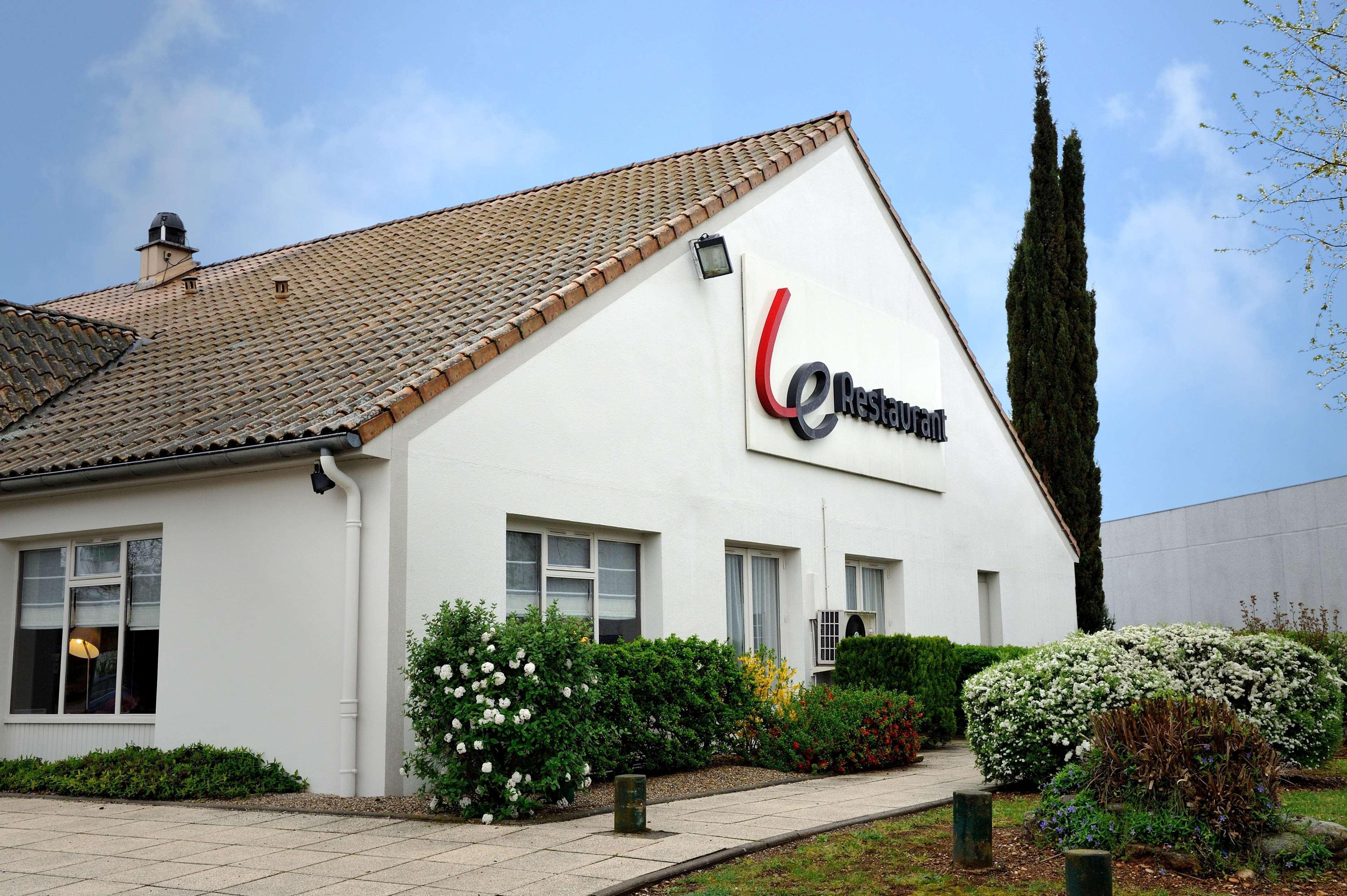 Campanile Lyon Est Aeroport Saint Exupery Otel Dış mekan fotoğraf